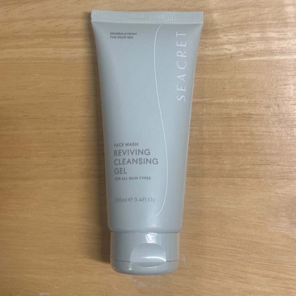 Seacret Face Wash Reviving Cleansing Gel 3.4 floz Minerals From the Dead Sea